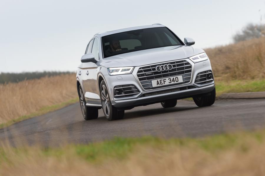  Audi Q5 TFSI Quattro S-Line 2017 года  (UK) (фото 28 из 40)